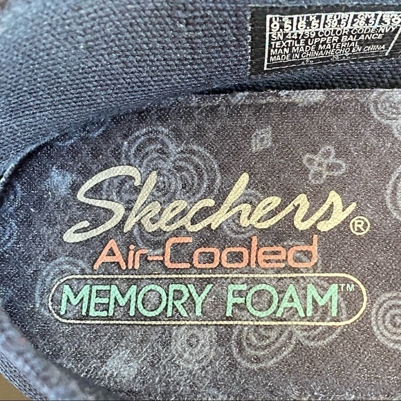 Skechers Solid Washable Knit Slip On Flats Shoes Comfort Navy Size 9.5 - Picture 5 of 7